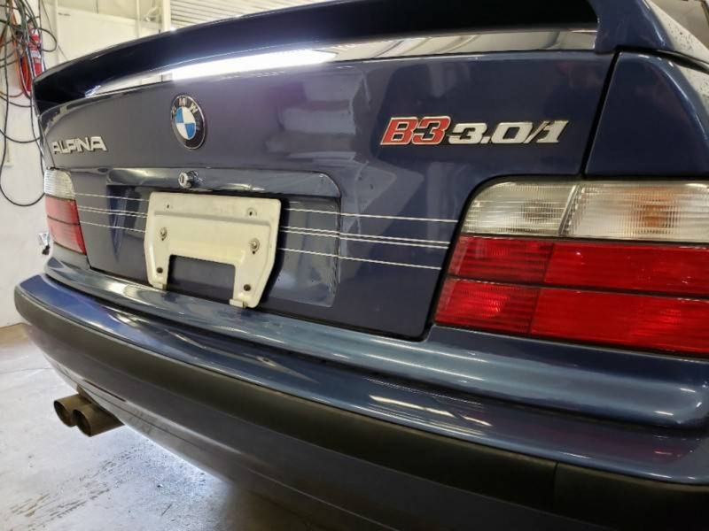 Illustration for article titled At $26,995, Is This Rare 1994 Alpina BMW B3 3.0/1 An E36 We’d All Pine For?